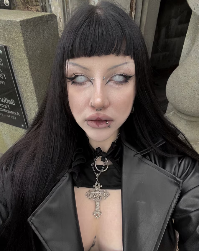 Kira Goth Girl 🖤